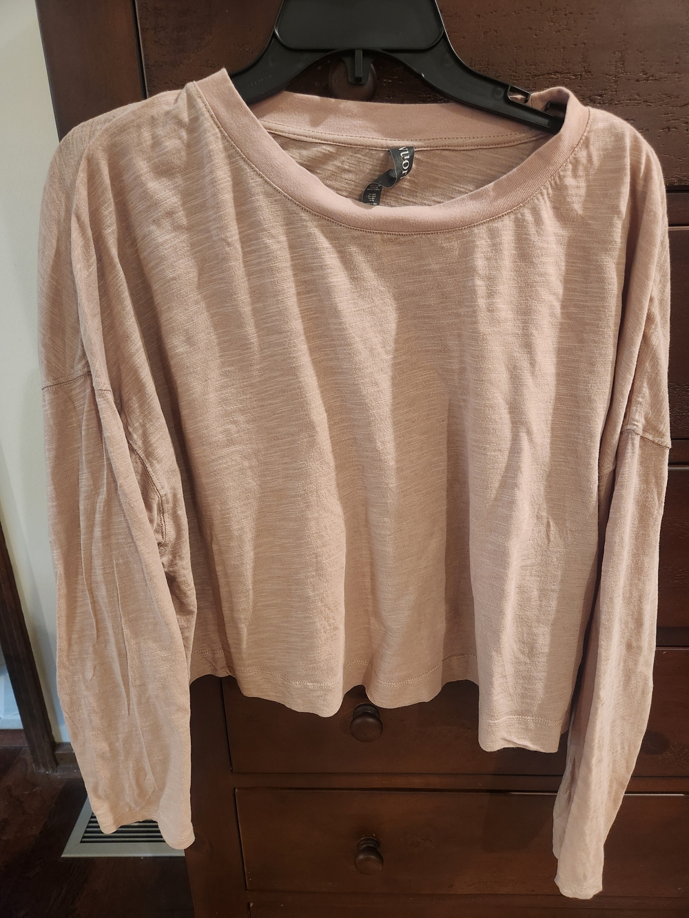 Vuori Long-Sleeve Boxy Crop Top - Blush Pink